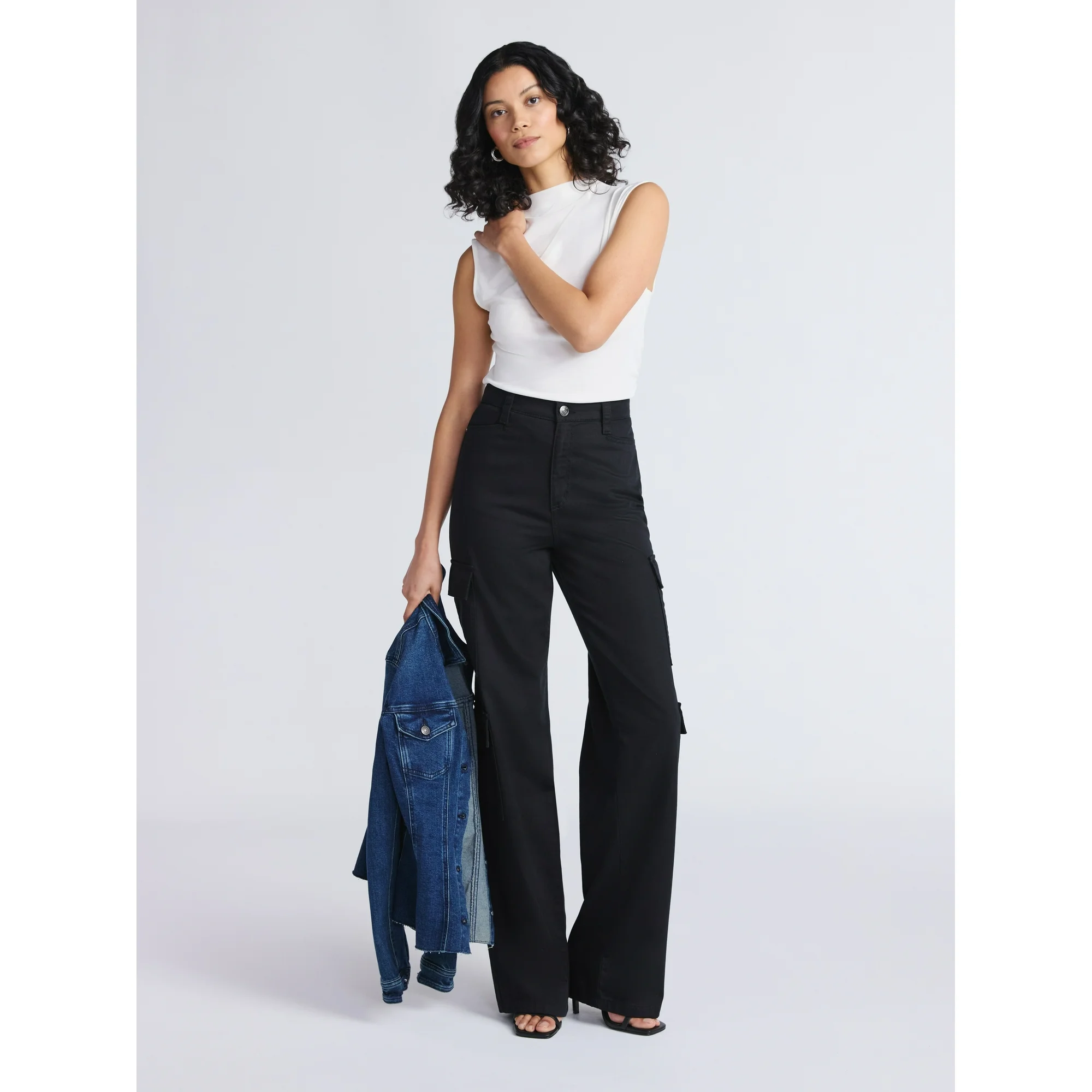 Sofia by Sofia Vergara Women's and Women's Plus Relaxed Straight Super High-Rise Cargo Jeans, 30.5", 32.5, and 34.5" Inseams, Sizes 0-28 - Image 5